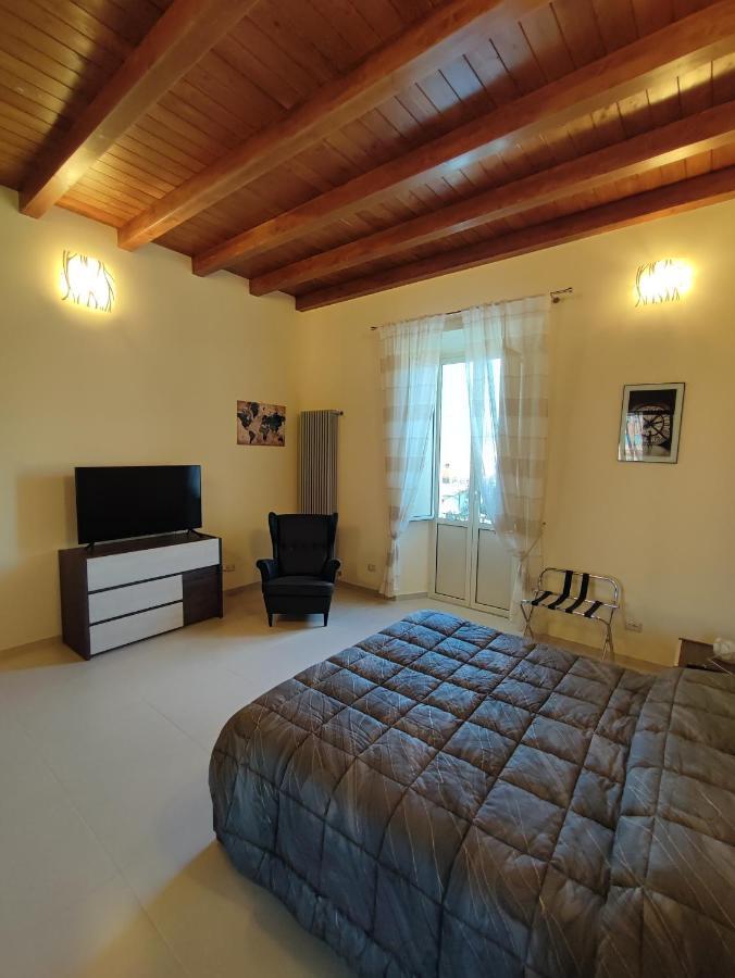 In Centro Rooms And Apartments Isola di Liri Exteriör bild