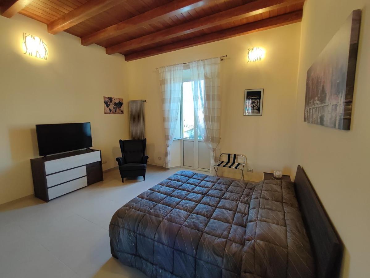 In Centro Rooms And Apartments Isola di Liri Exteriör bild