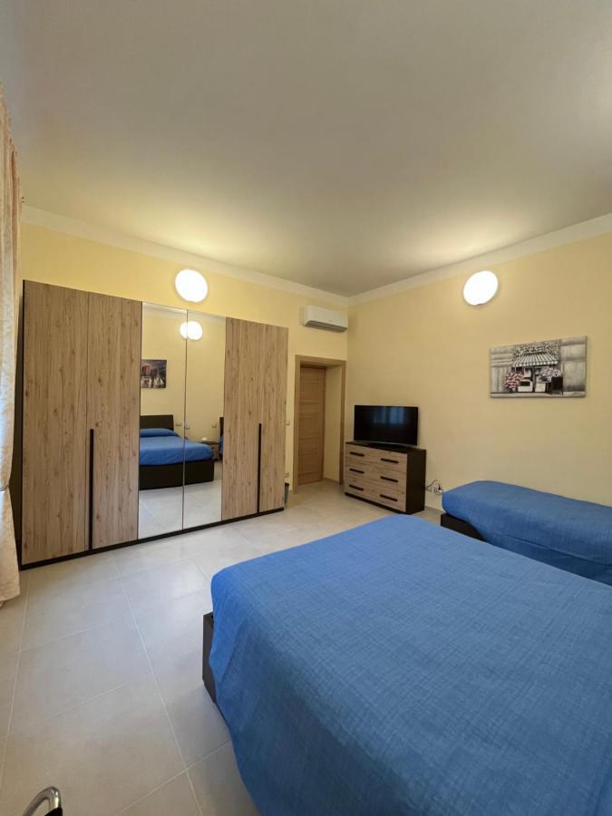 In Centro Rooms And Apartments Isola di Liri Exteriör bild